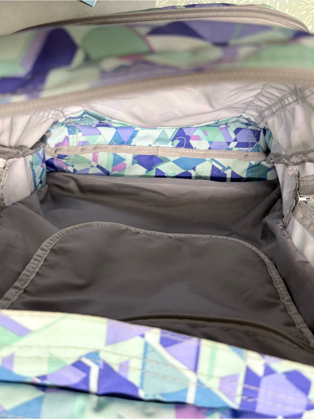 L.L.Bean Deluxe Backpack W/Mesh Pocket Zip- in pattern "Fresh Mint Prism" - Picture 6 of 13